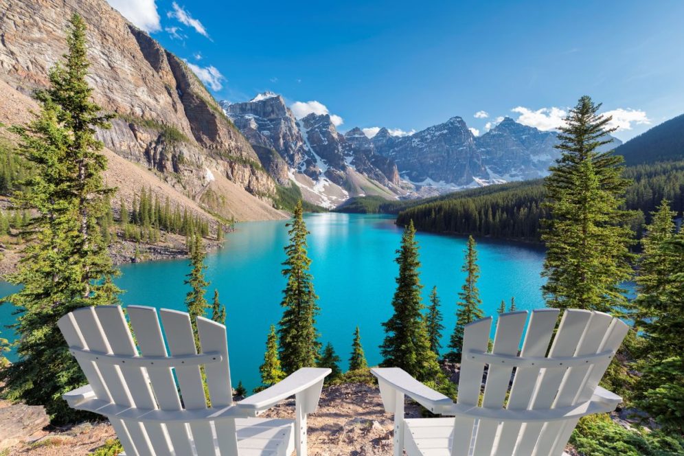 glacial lake in canadian rockies